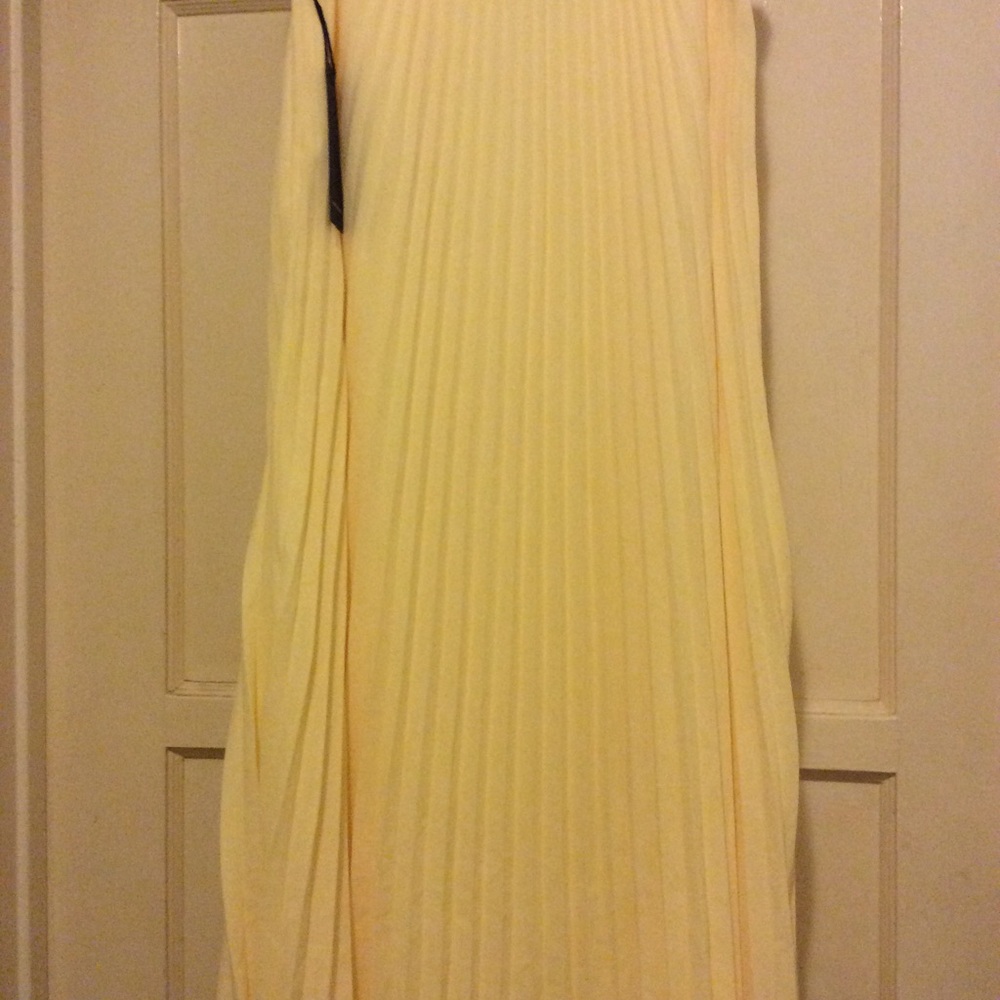 NWT Yellow pleated skirt from Forever 21